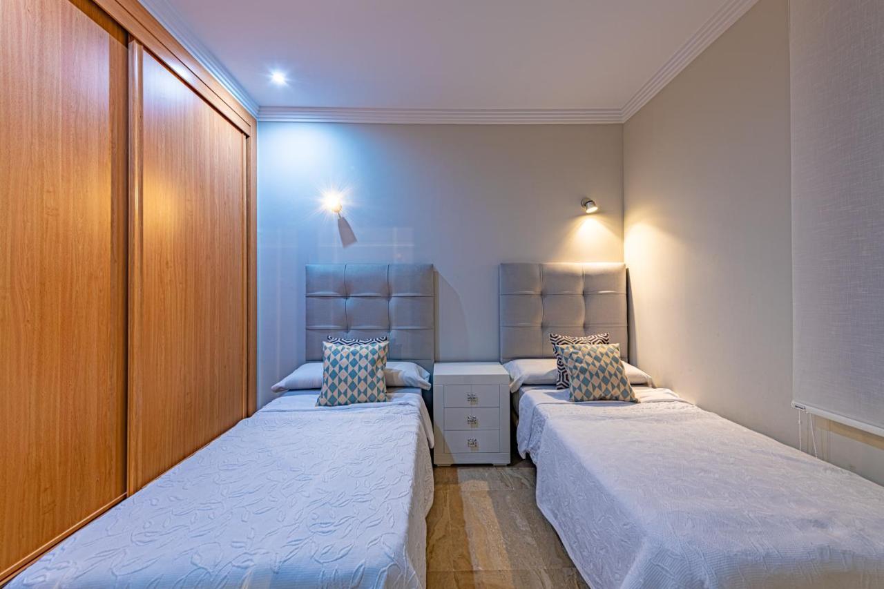 Marina Luxury Apartment Estepona Bagian luar foto
