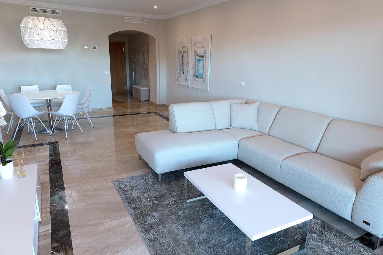 Marina Luxury Apartment Estepona Bagian luar foto