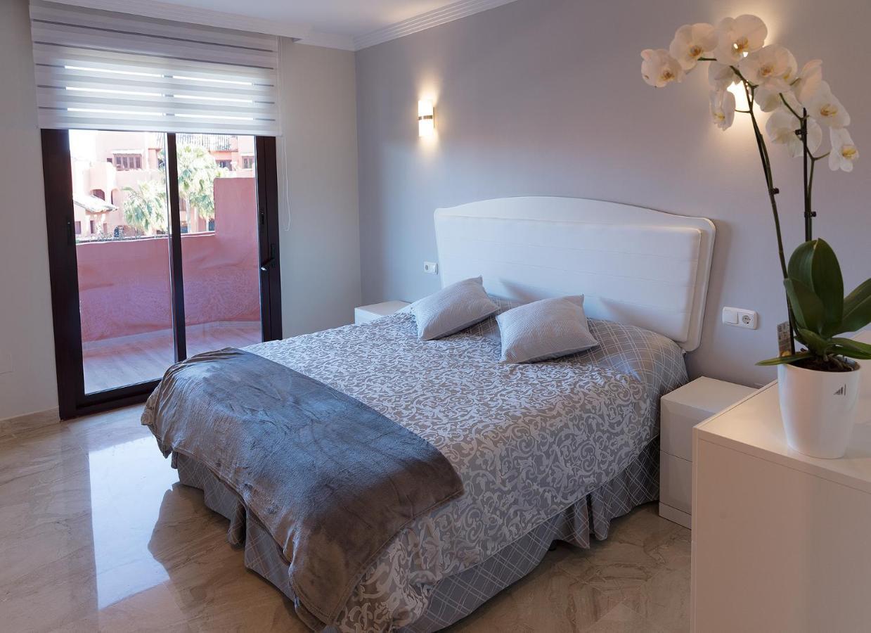 Marina Luxury Apartment Estepona Bagian luar foto
