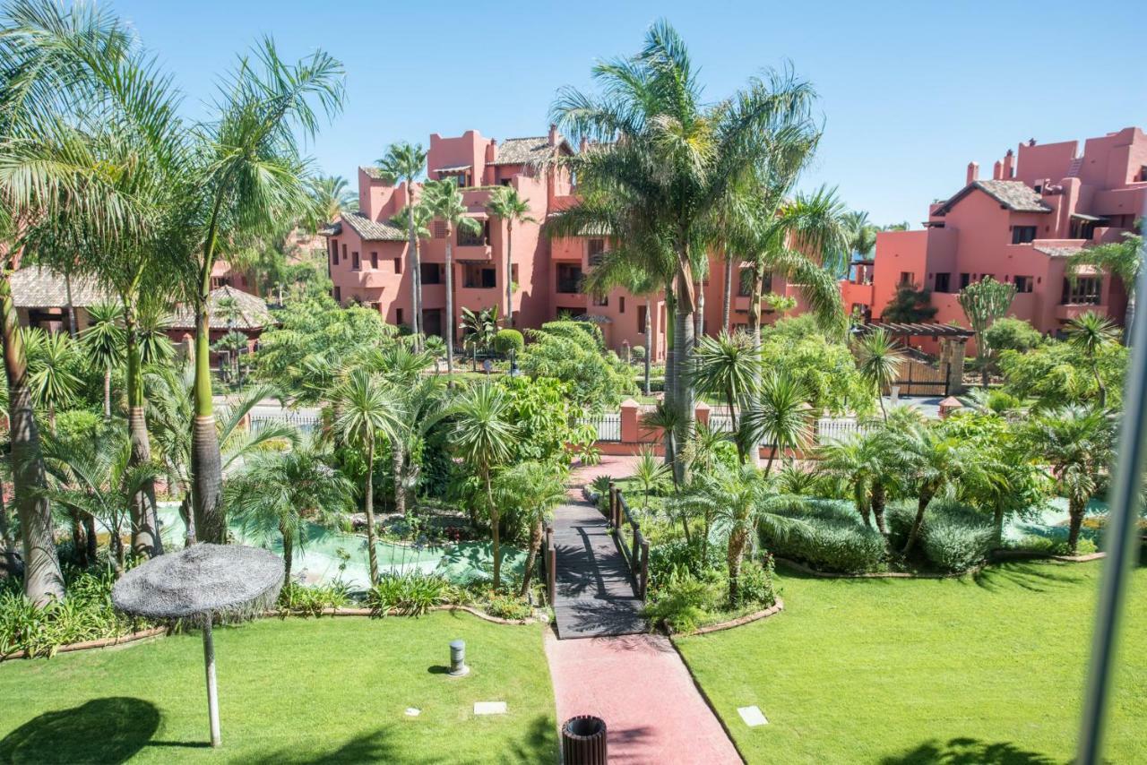 Marina Luxury Apartment Estepona Bagian luar foto